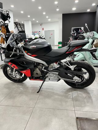 Aprilia RS 660 Negra Mate 