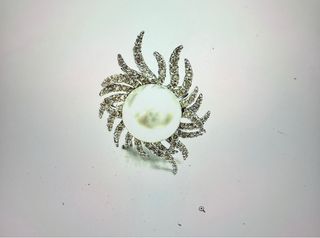 Anillo floral perla y diamantes plata