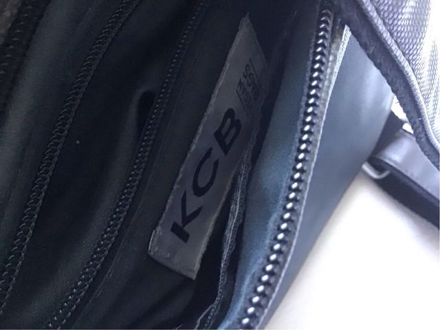 Mochila KCB gris y negra