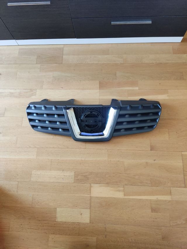 Parrilla Nissan Qashqai