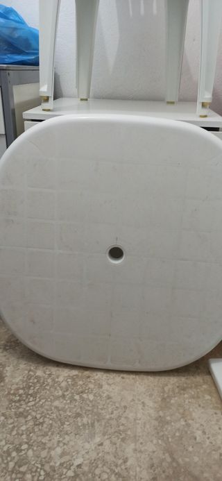 Mesa y sillas de exterior de plástico