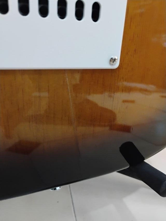 Pack Fender Squier Affinity + Ampli 10W+ Extras