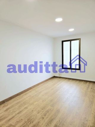 Oficina en alquiler en Los Remedios en Sevilla