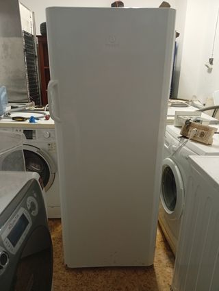 Nevera Indesit Blanca