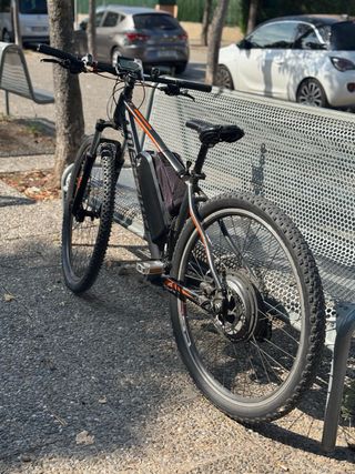 Bicicleta Eléctrica Negra y Naranja