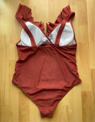 Bañador premamá volantes rojo teja