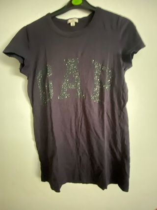 Camiseta GAP negra con estampado