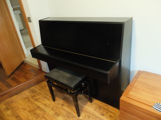 Piano Petrof Modelo 118