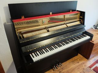 Piano Petrof Modelo 118