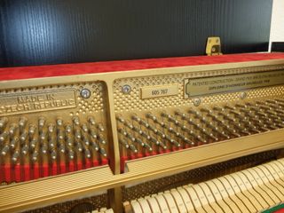 Piano Petrof Modelo 118