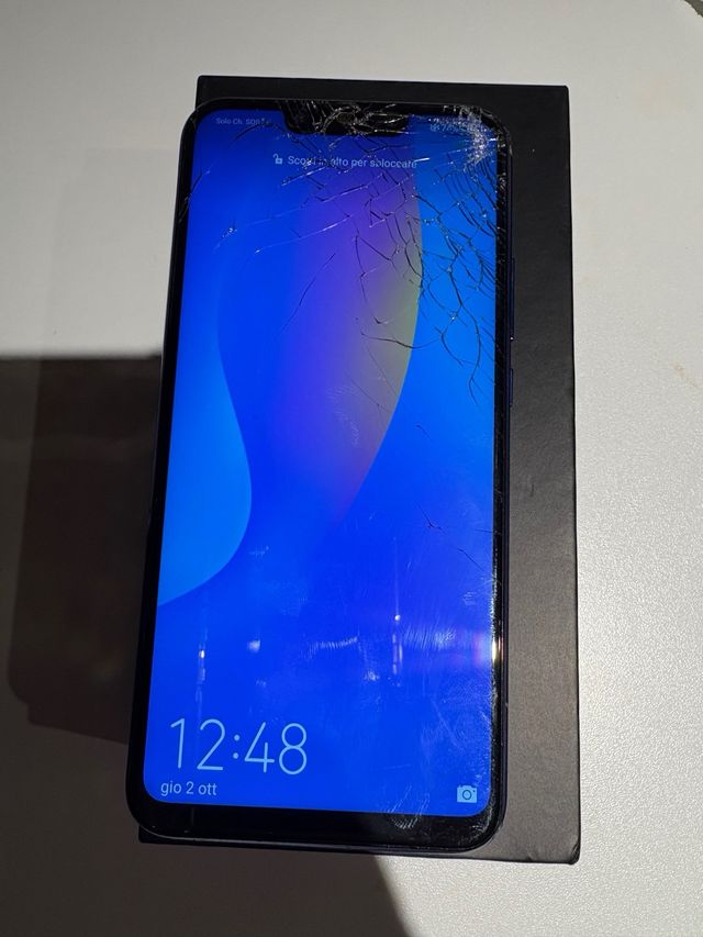 Huawei Mate 20 Lite con scatola
x pezzi/riparare