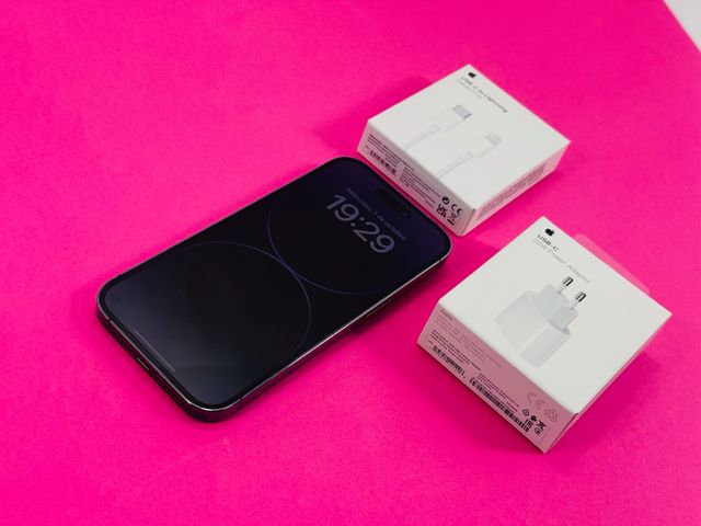 iPhone 14 Pro 128GB morado oscuro 