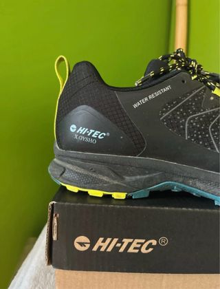 Zapatillas de montaña Hi-Tec negras y amarillas