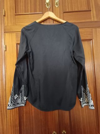 Blusa BODOU PROJECT manga larga bordada Talla S