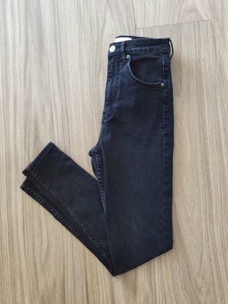 Pantalón vaquero pitillo Bershka mujer Talla XS