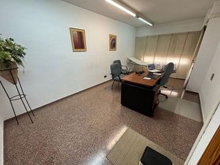 Local comercial en alquiler en Villena