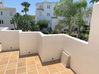 Piso en alquiler en Los Naranjos - Las Brisas en Marbella