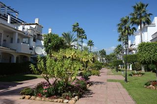 Piso en alquiler en Los Naranjos - Las Brisas en Marbella