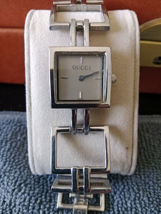 Reloj Gucci Dama Cuarzo Plata y Blanco