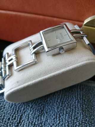 Reloj Gucci Dama Cuarzo Plata y Blanco