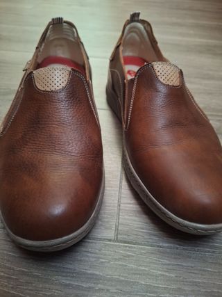 Mocasines Clayan Marrones Talla 41
Muy cómodos, si