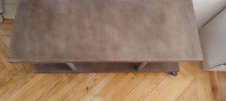 Mesa auxiliar moderna diseño madera y metal