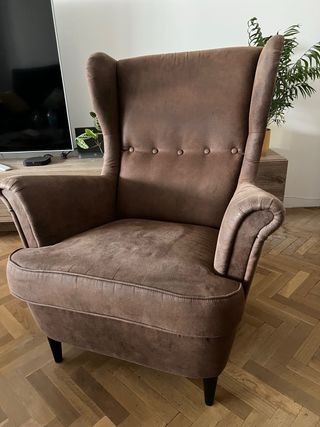 Sillón orejero STRANDMON marrón IKEA
