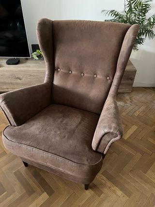 Sillón orejero STRANDMON marrón IKEA