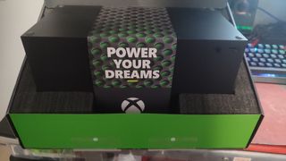 Xbox Series X con Caja Original y Accesorios