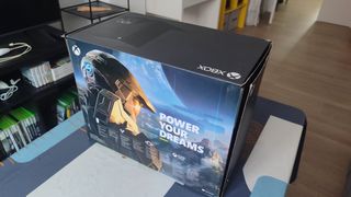 Xbox Series X con Caja Original y Accesorios