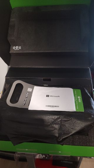 Xbox Series X con Caja Original y Accesorios