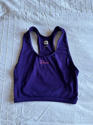 Top deportivo violeta y rosa de Ilico