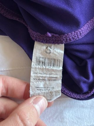 Top deportivo violeta y rosa de Ilico