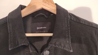 Cazadora vaquera Stradivarius negra de mujer