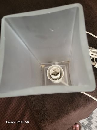 Lámpara de mesa moderna