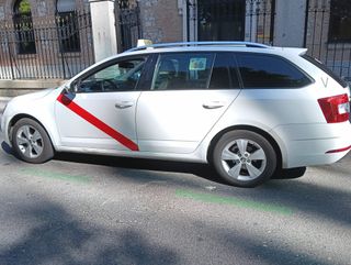 Licencia Taxi Madrid con Coche Skoda Octavia