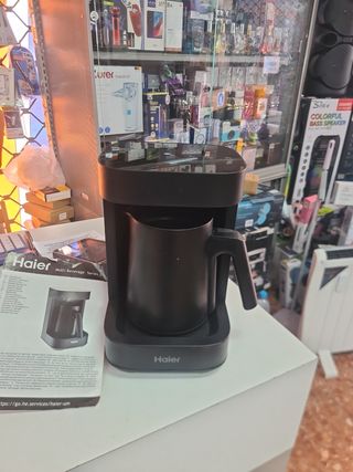 Cafetera Haier Multi-Bebidas y Espumador