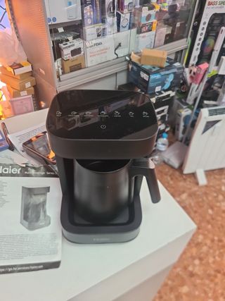 Cafetera Haier Multi-Bebidas y Espumador
