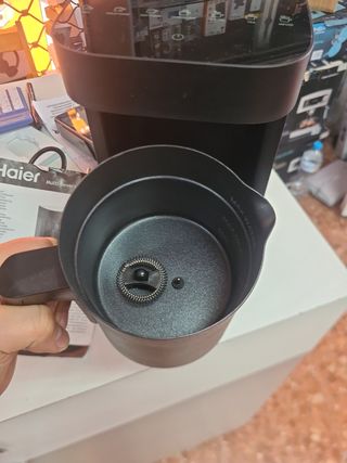 Cafetera Haier Multi-Bebidas y Espumador
