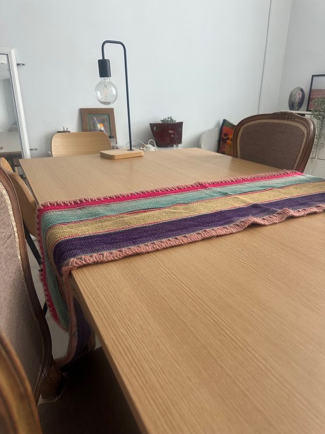 Camino de mesa tejido a mano multicolor. de Perú.
