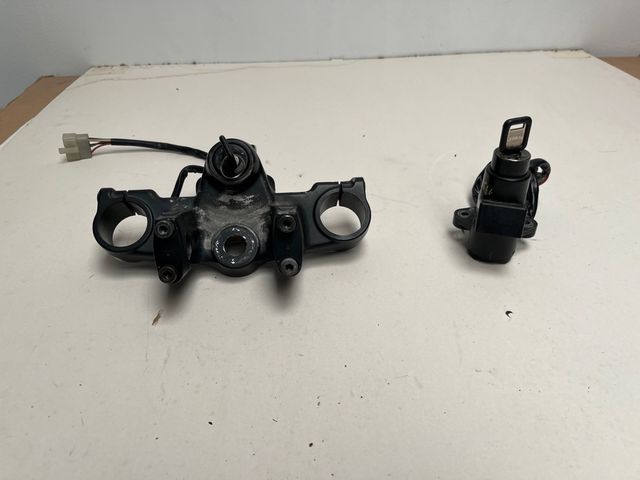 Clausor Kawasaki KLE 500
(Venta por separado)