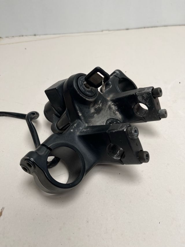Clausor Kawasaki KLE 500
(Venta por separado)