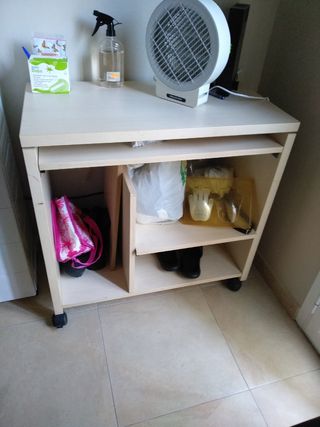 Escritorio auxiliar con ruedas