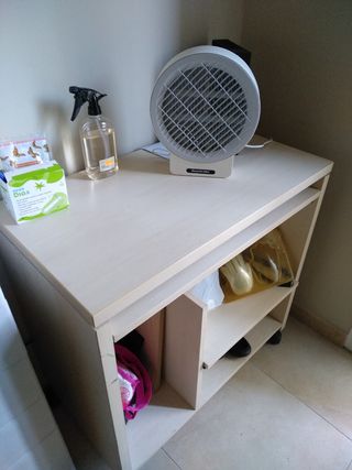 Escritorio auxiliar con ruedas