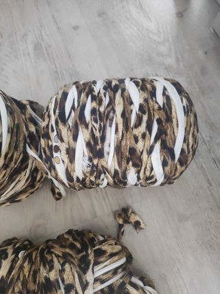 Ovillos de cordoncillo estampado leopardo