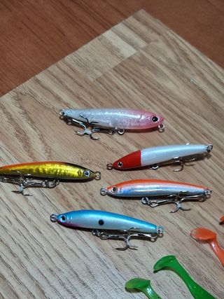 Señuelos de pesca variados