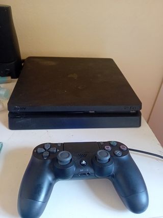 PS4 Slim Negra + Mando + 3 Juegos