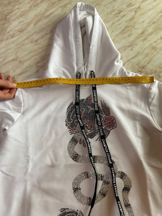 Felpa con cappuccio e disegno brillantini