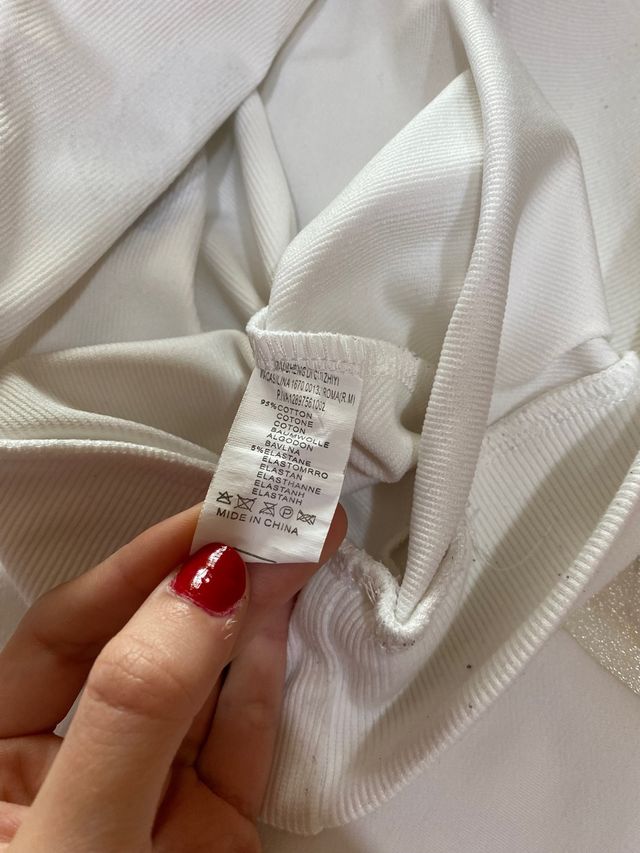 Felpa con cappuccio e disegno brillantini