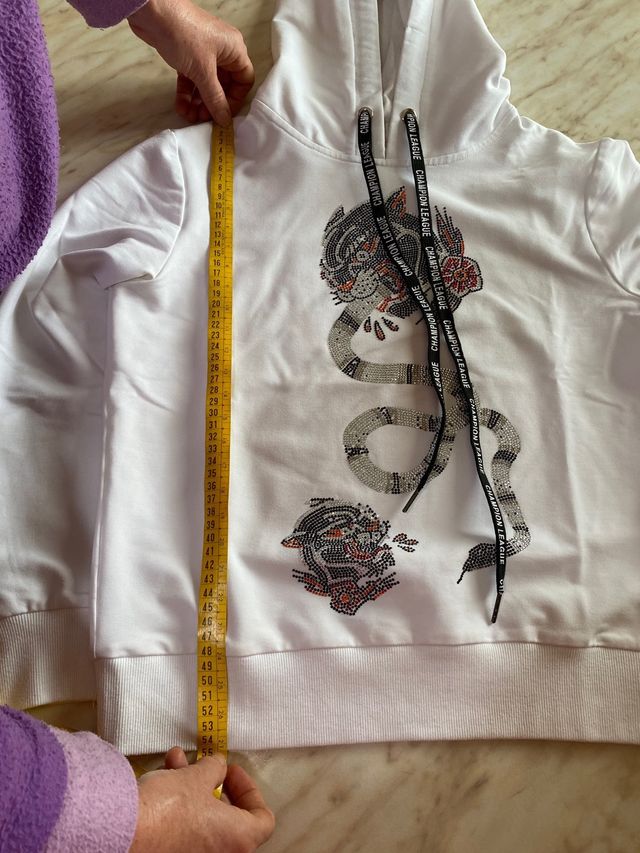 Felpa con cappuccio e disegno brillantini